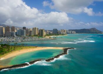 Vacation to Hawaii: Staying at the Luxurious Modern Honolulu