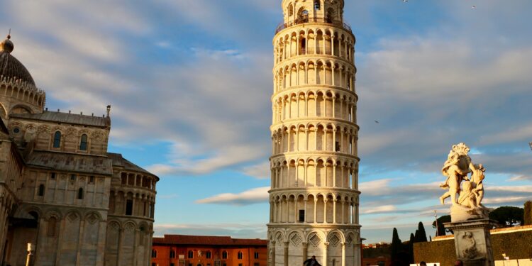 Pisa tower tourist spots to visit in italy