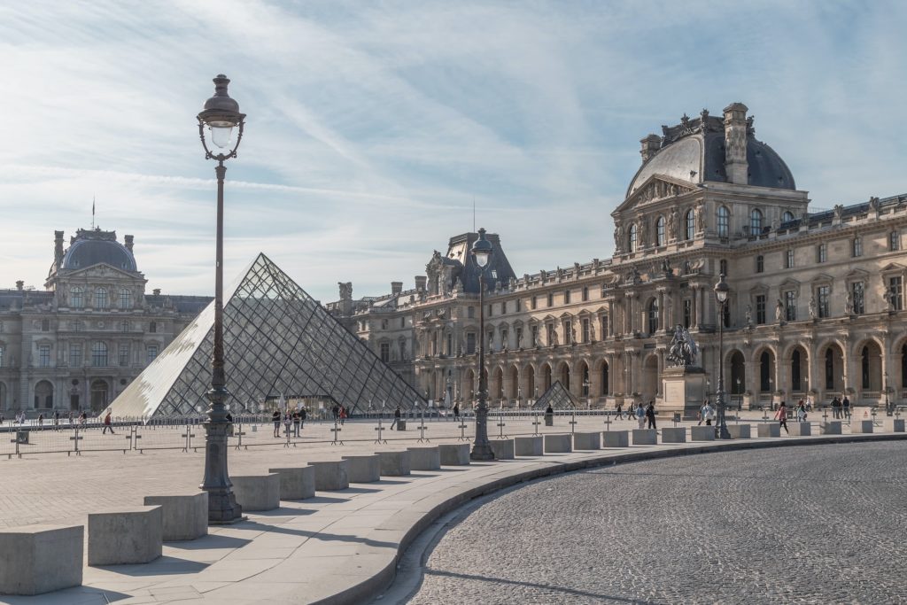 The Louvre museum to visit in Paris trip