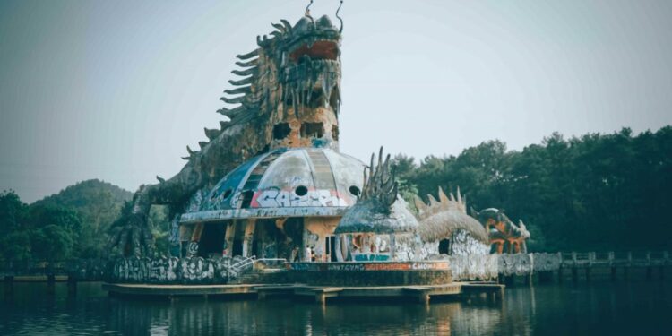 creepiest places_abandoned park in Hue
