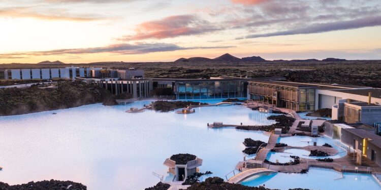 Attractions In Iceland_blue lagoon