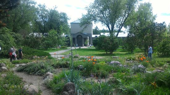 Places to visit in Minsk_Botanical Garden