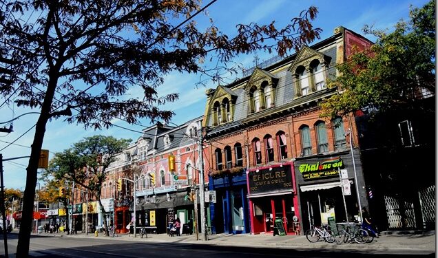 places to visit in Toronto_Queen str