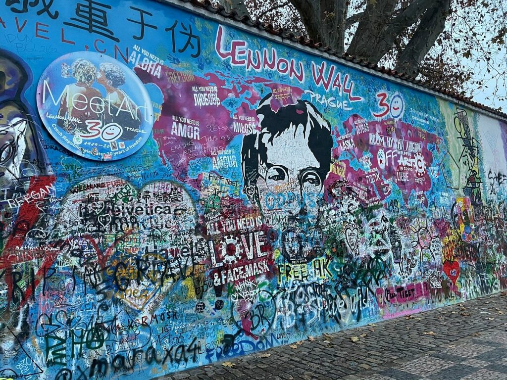 weekend in Prague_Lennon wall