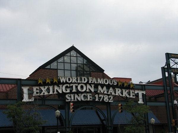 shopping places to visit in Baltimore_Lexington market