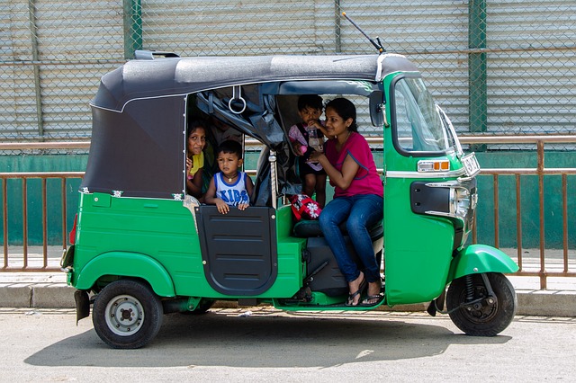 travelling with kids in tuk tuk