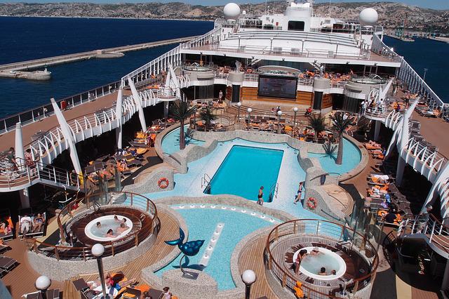 Cruise tips and tricks_pool and spa on deck