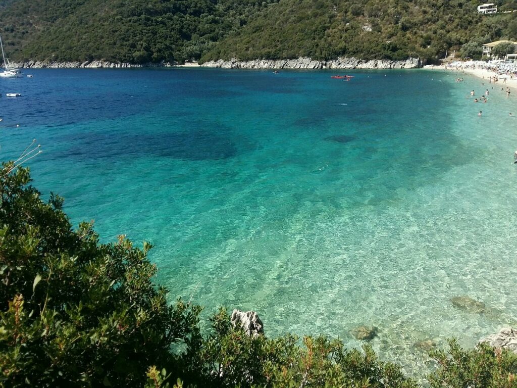 beaches in lefkada_mikros gialos
