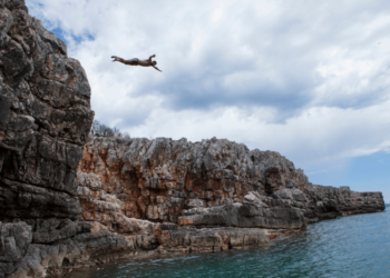 Best Spots for Jumping off Cliffs