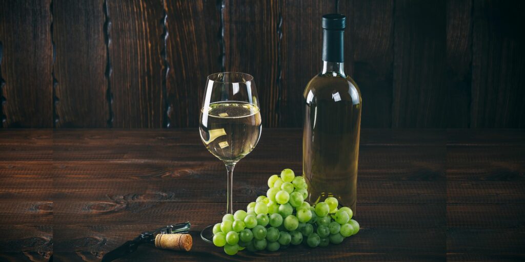 Chardonnay wine and grapes for food pairing