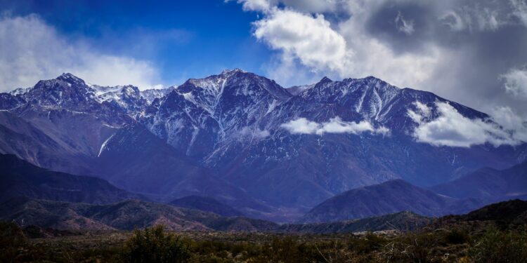 Andes Photography Tour: Andes Mountain Range (Source: Canva)