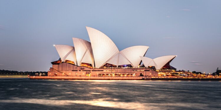 Australia's Historical and Architectural Gems: Sydney Opera House (Source: Canva)