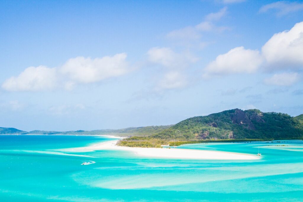 Whitehaven Beach, Whitsunday Islands, Australia (Source: Canva)
