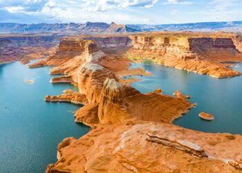 Lake Powell National Park - Best Lakes on the West Coast