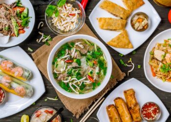 food to try in vietnam