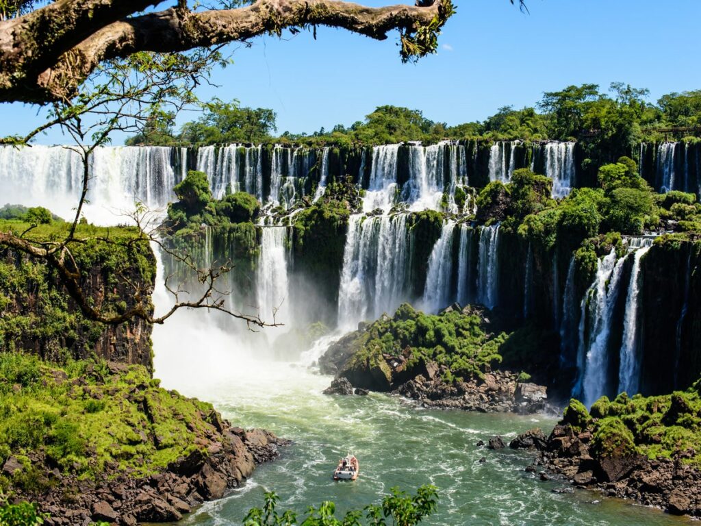 Iguazu falls - Amazing Waterfalls On Earth