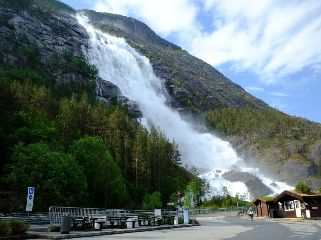Langfossen Langfoss waterfall