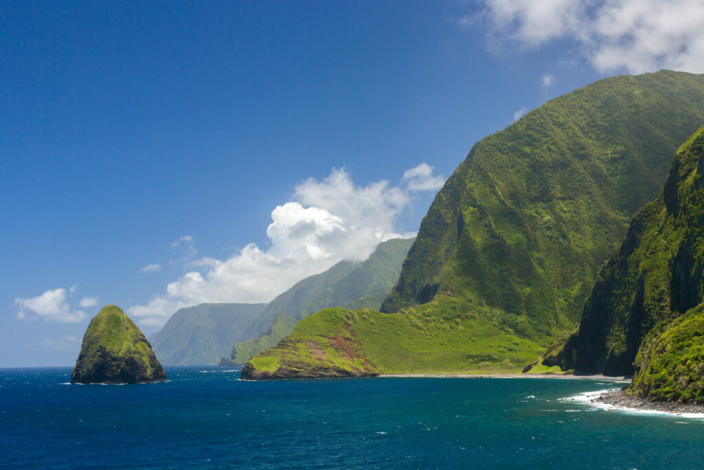 best island to visit in hawaii: world's tallest sea cliffs in molokai