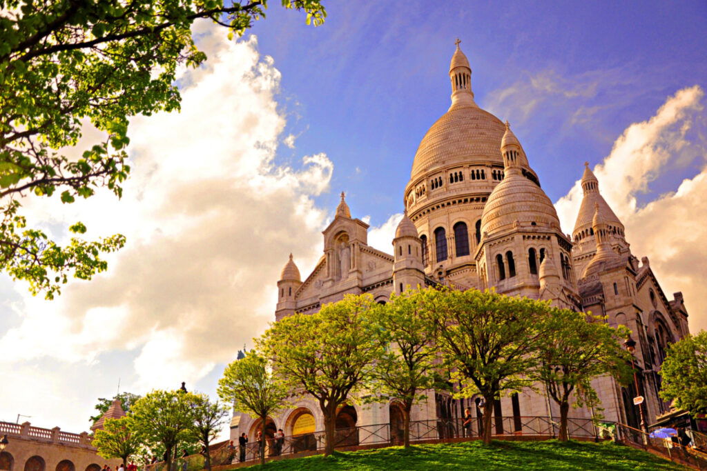 sacre coeur in montmartre, paris - things to do in paris as a couple