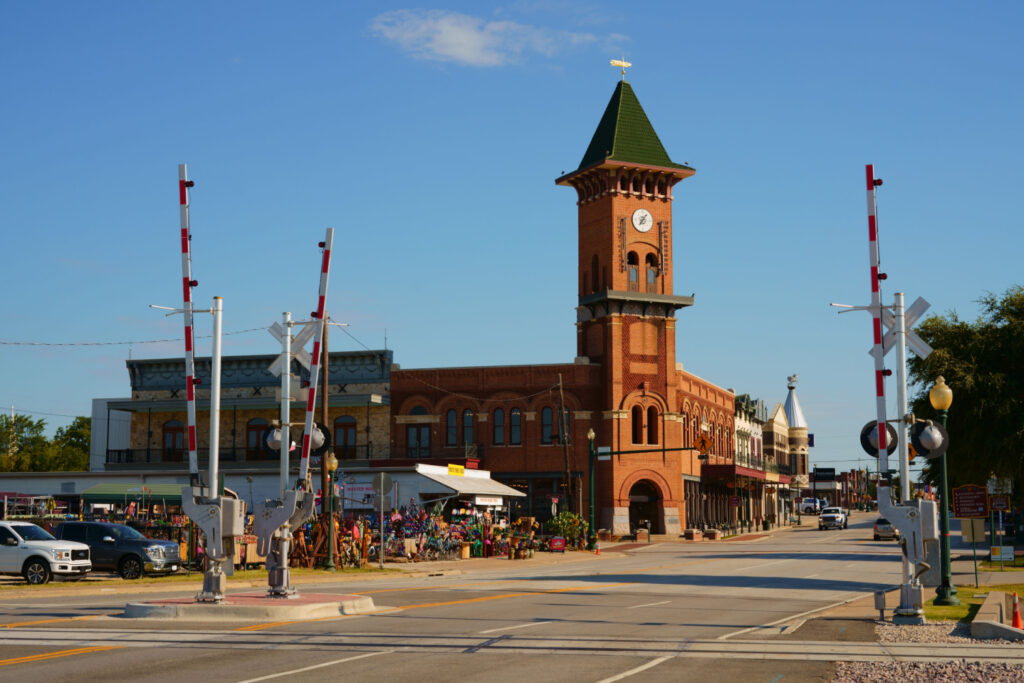 main street, downtown grapevine: free things to do this weekend