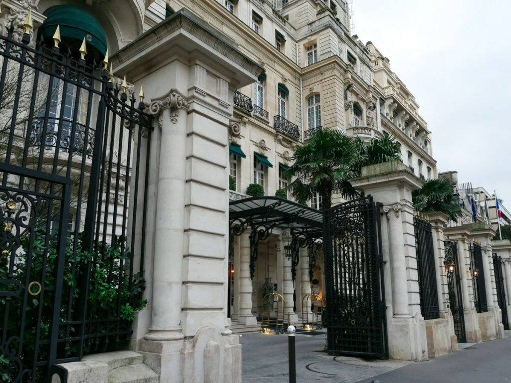 Shangri La Hotel, Paris