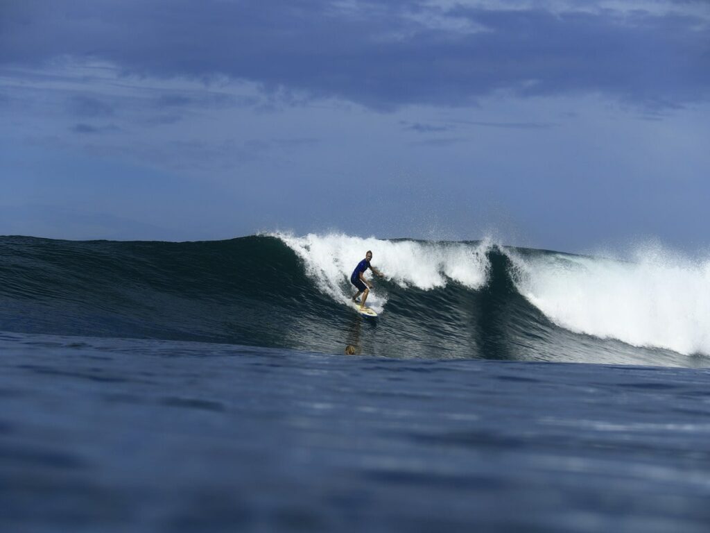 Surfing at El Tunco - How to Spend Time in El Salvador