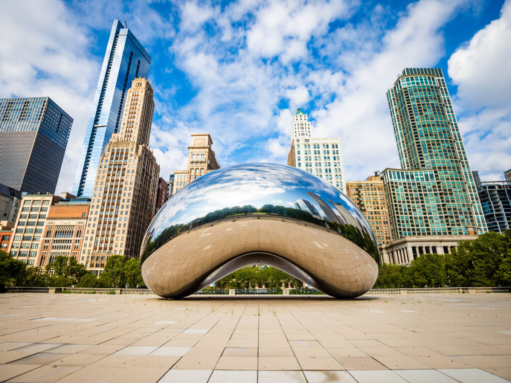 Famous Cloud Gate Chicago bean landmark
