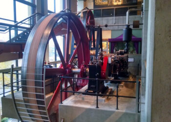 Corliss-type steam engine made in 1905 by the Lane & Bodley Company of Cincinnati, Ohio. This engine is located at the Grand Rapids Public Museum in Grand Rapids, Michigan.